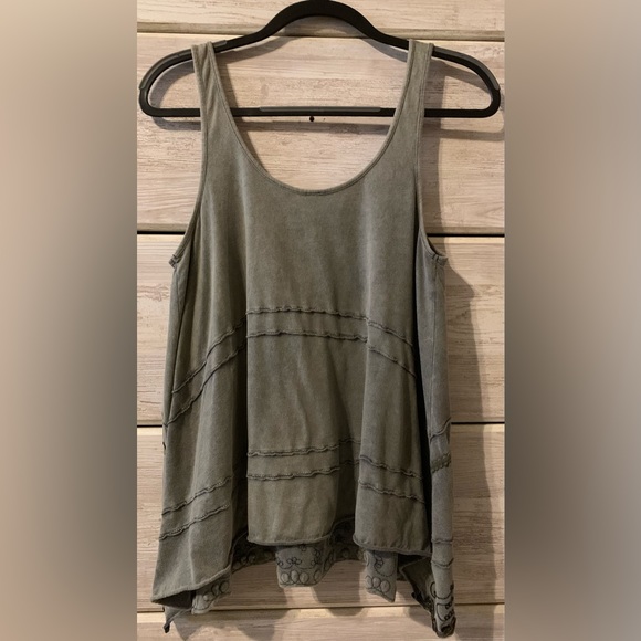 Free People Flowy Top - Picture 2 of 4